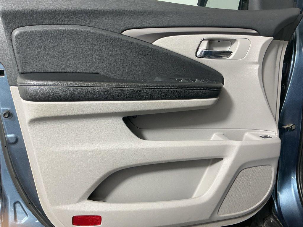 used 2016 Honda Pilot car, priced at $10,562