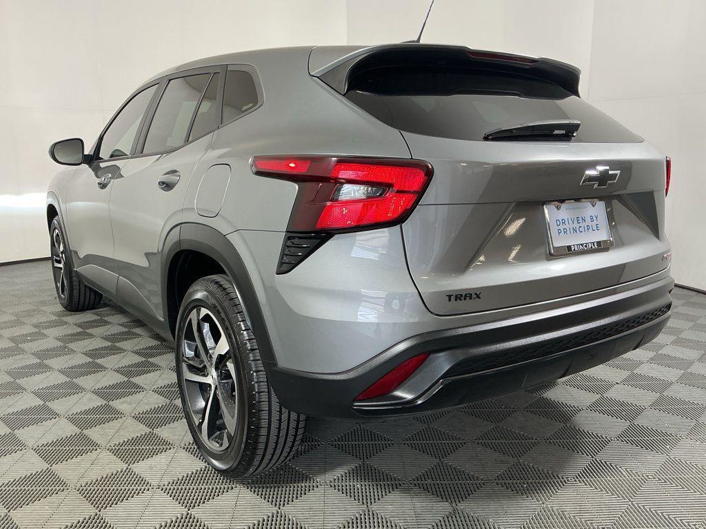 used 2024 Chevrolet Trax car, priced at $18,962