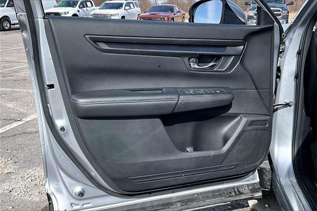 used 2025 Honda CR-V car, priced at $30,999