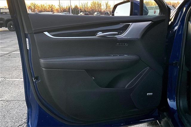 used 2025 Cadillac XT5 car, priced at $39,636