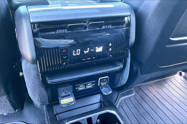 used 2022 Jeep Wagoneer car, priced at $46,109