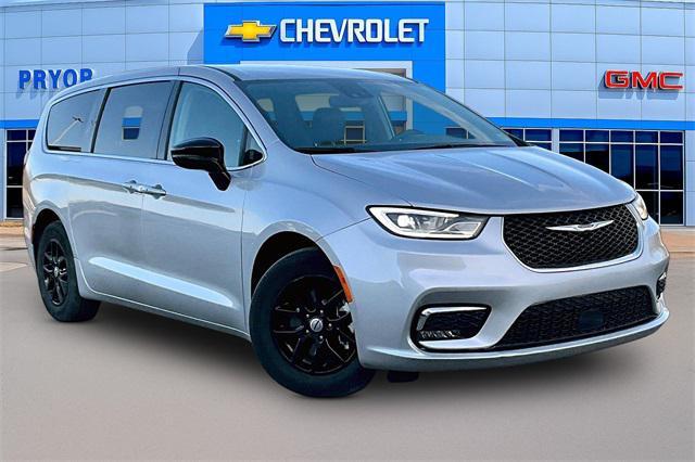 used 2024 Chrysler Pacifica car, priced at $27,905