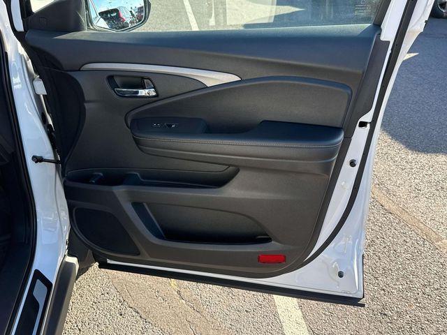 used 2025 Honda Ridgeline car, priced at $37,981