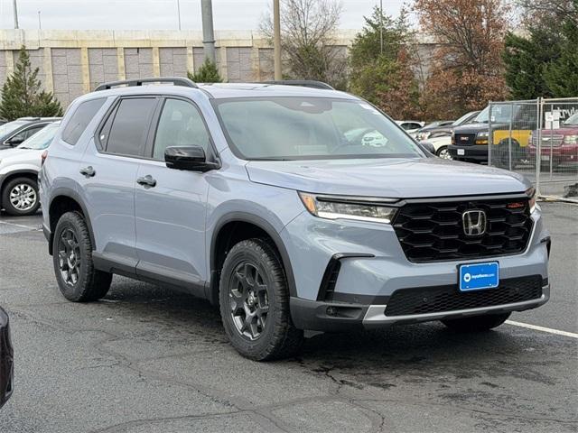 new 2025 Honda Pilot car, priced at $51,350
