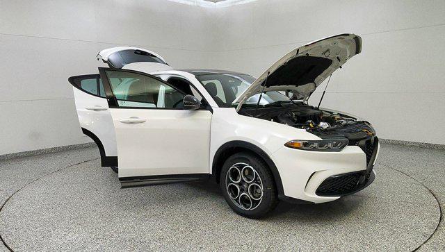 new 2025 Alfa Romeo Tonale car, priced at $43,185
