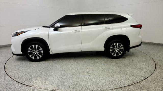 used 2022 Toyota Highlander car, priced at $29,928