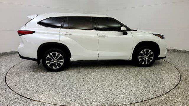 used 2022 Toyota Highlander car, priced at $29,928