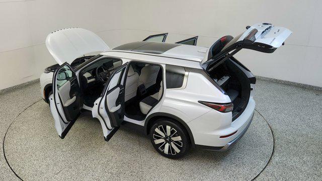 new 2025 Mitsubishi Outlander car, priced at $41,675