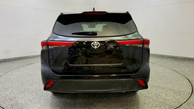 used 2021 Toyota Highlander car, priced at $26,300