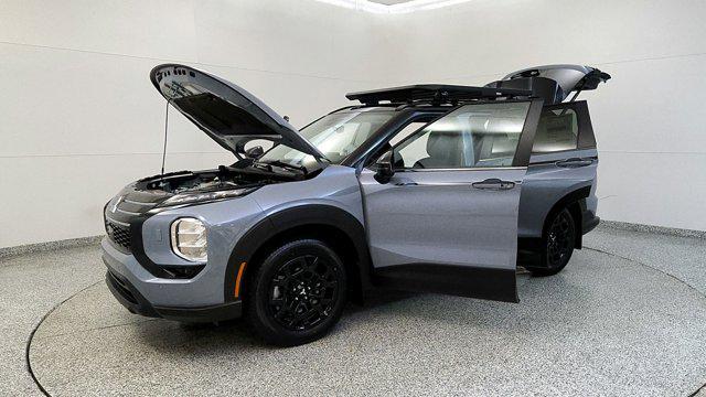 new 2025 Mitsubishi Outlander car, priced at $44,115
