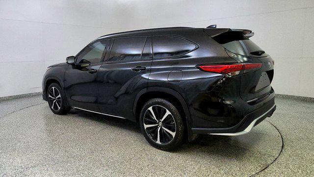 used 2021 Toyota Highlander car, priced at $28,841