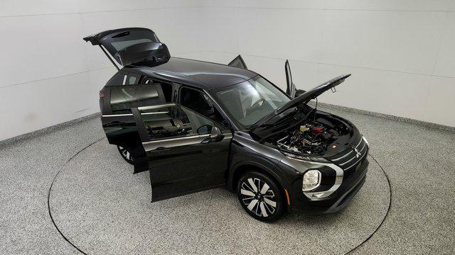 new 2025 Mitsubishi Outlander car, priced at $35,175