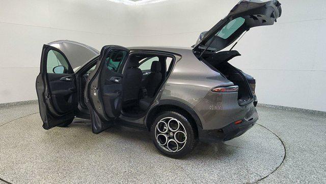 new 2025 Alfa Romeo Tonale car, priced at $40,625