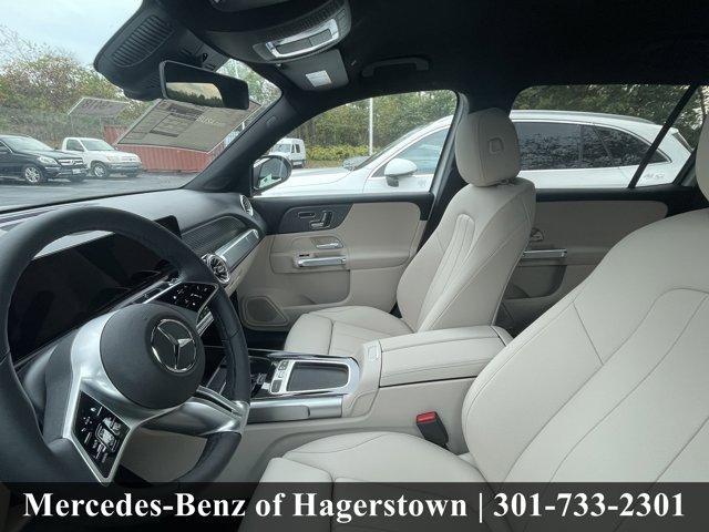 new 2025 Mercedes-Benz GLB 250 car