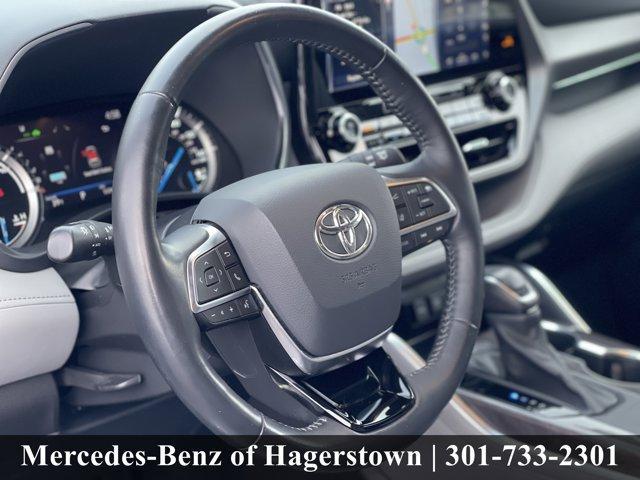 used 2021 Toyota Highlander Hybrid car, priced at $36,788
