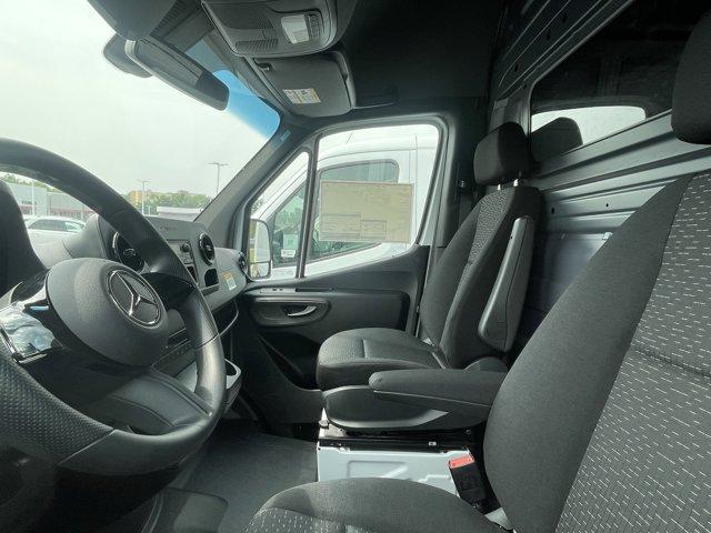 new 2025 Mercedes-Benz Sprinter 2500 car