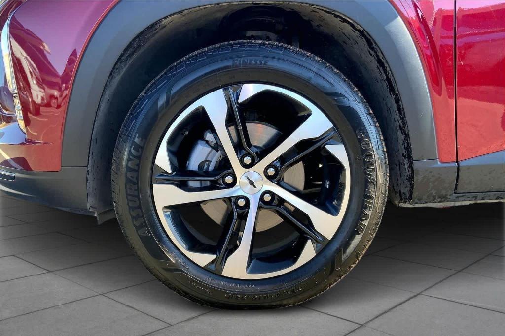 used 2025 Chevrolet Trax car, priced at $23,996