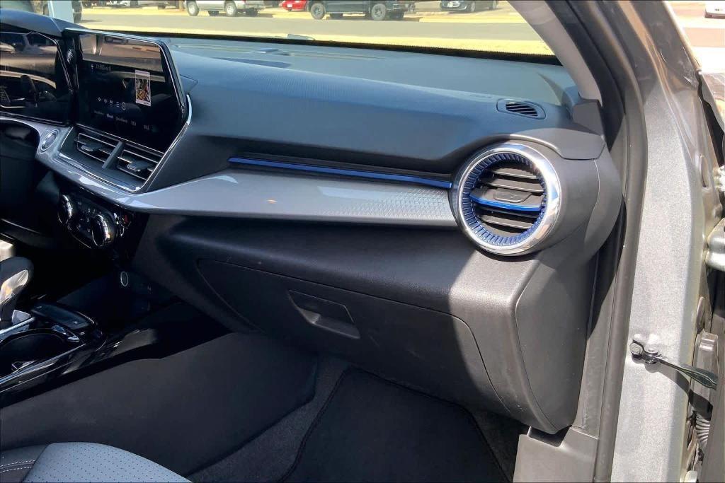 used 2025 Chevrolet Trax car, priced at $21,087