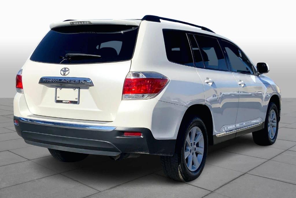 used 2013 Toyota Highlander car, priced at $12,900