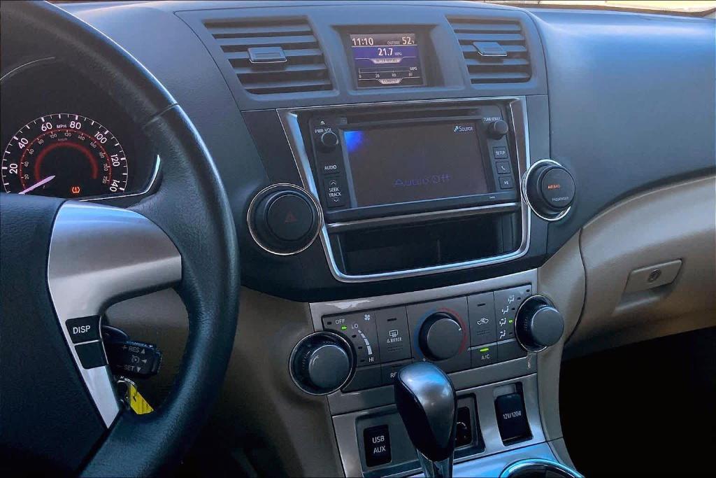 used 2013 Toyota Highlander car, priced at $12,900