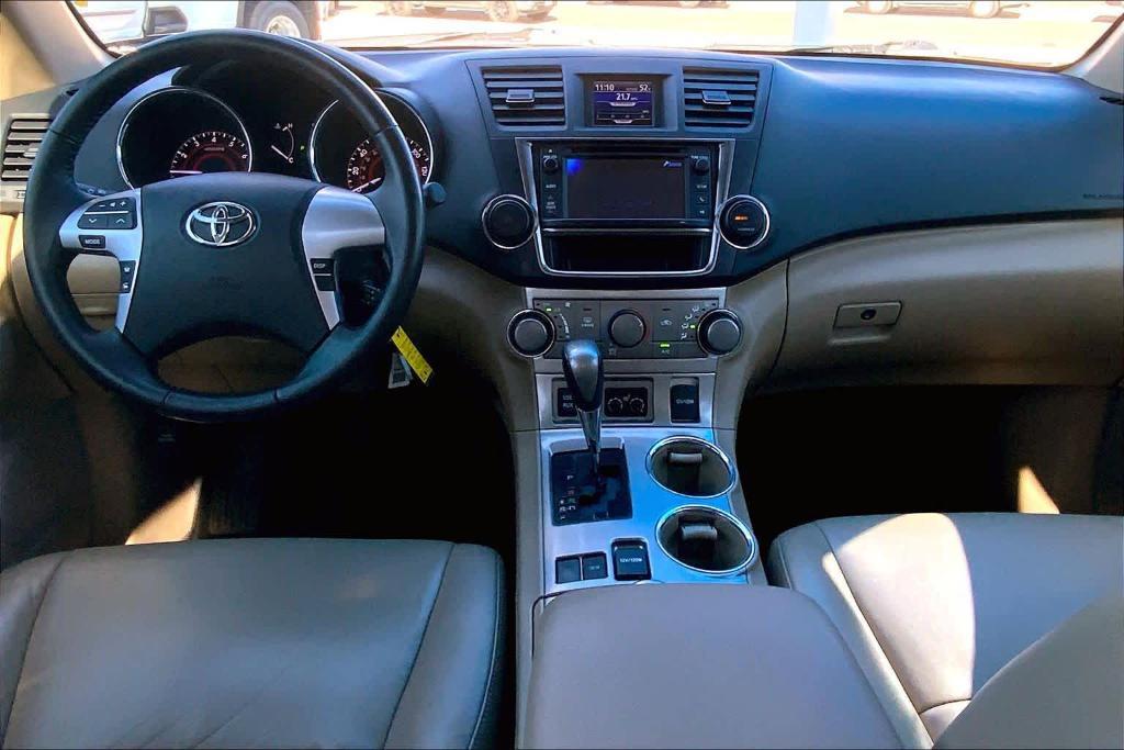 used 2013 Toyota Highlander car, priced at $12,900