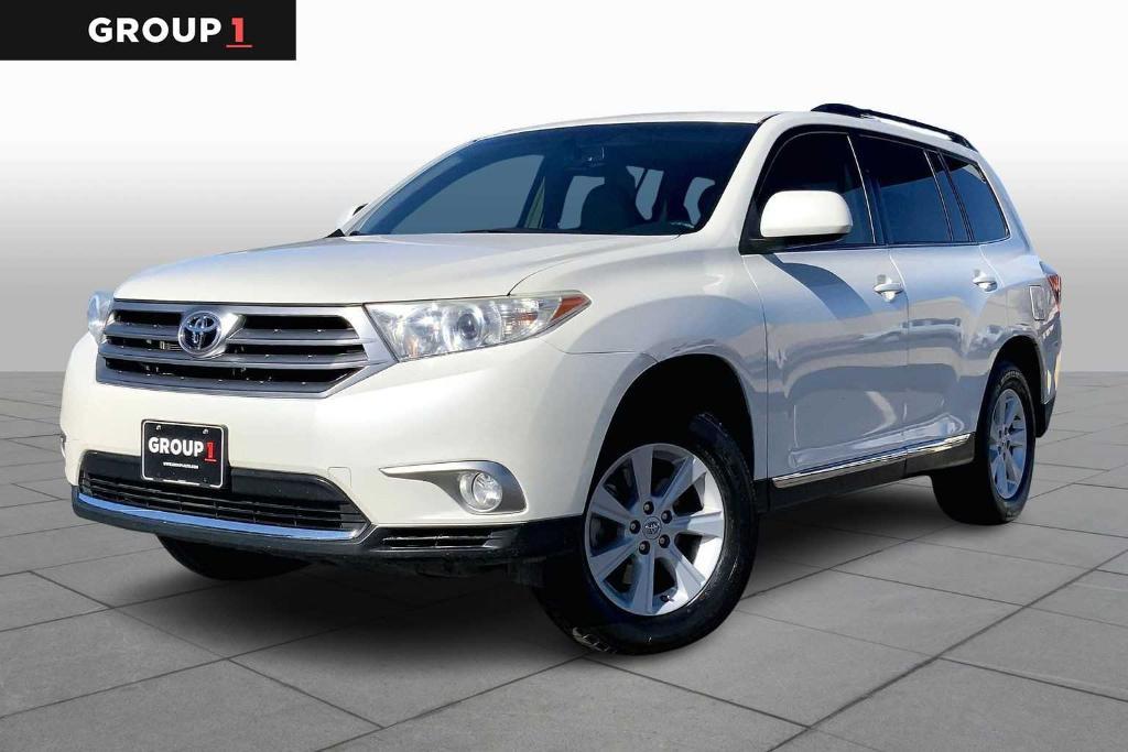 used 2013 Toyota Highlander car, priced at $12,900