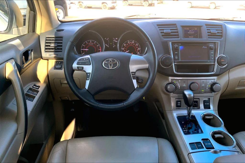 used 2013 Toyota Highlander car, priced at $12,900
