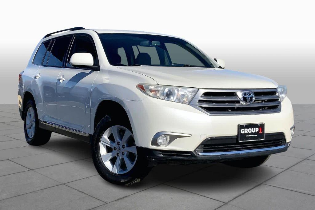 used 2013 Toyota Highlander car, priced at $12,900