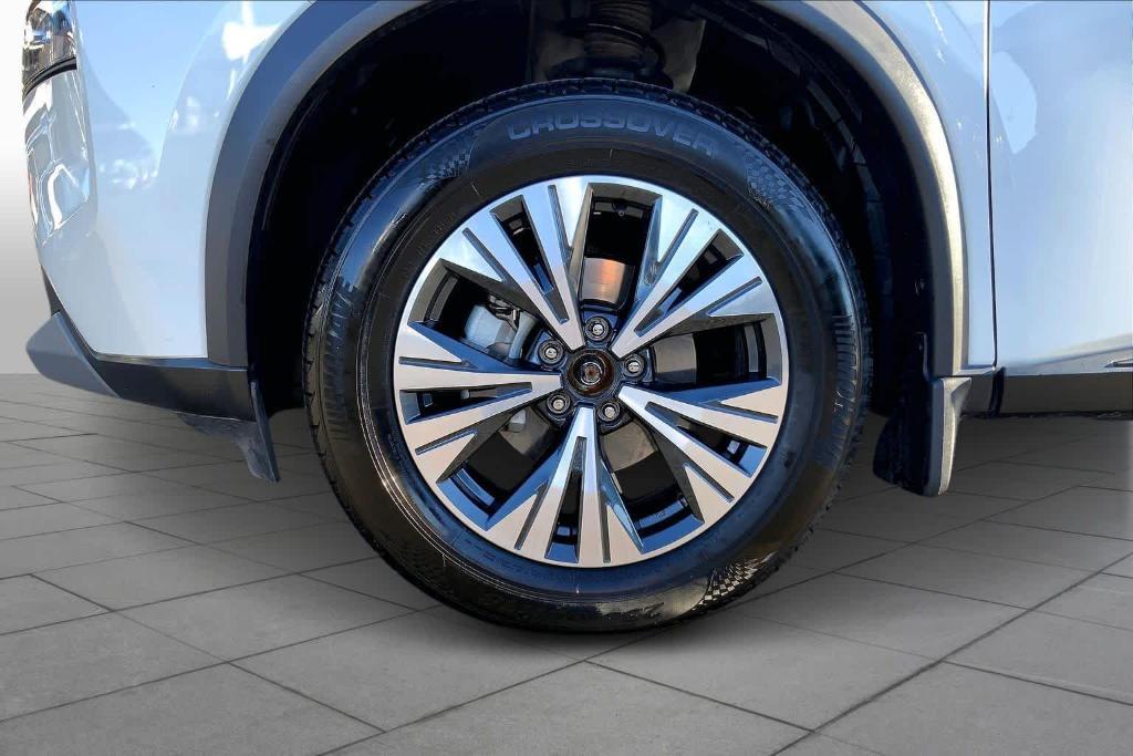 used 2021 Nissan Rogue car, priced at $18,999