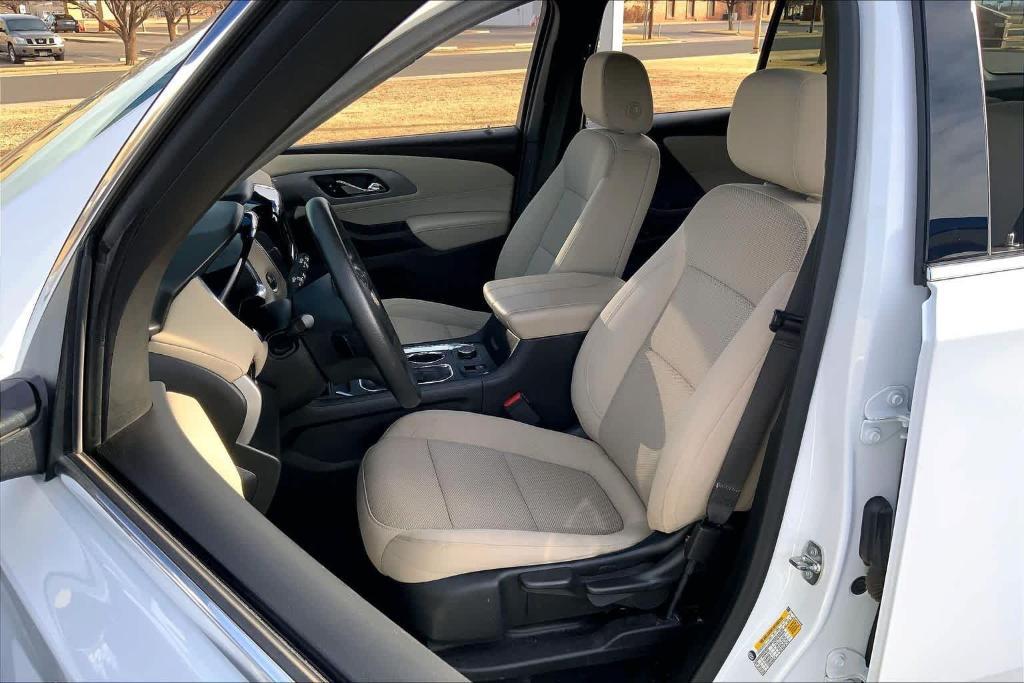 used 2023 Chevrolet Traverse car, priced at $20,519