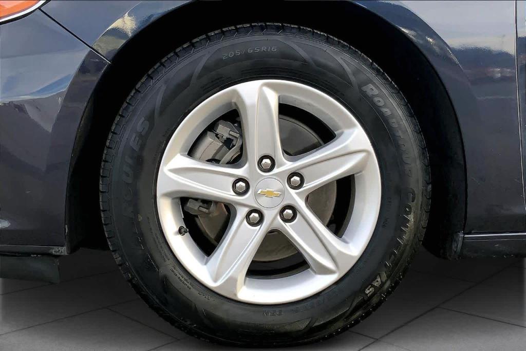 used 2022 Chevrolet Malibu car, priced at $15,163