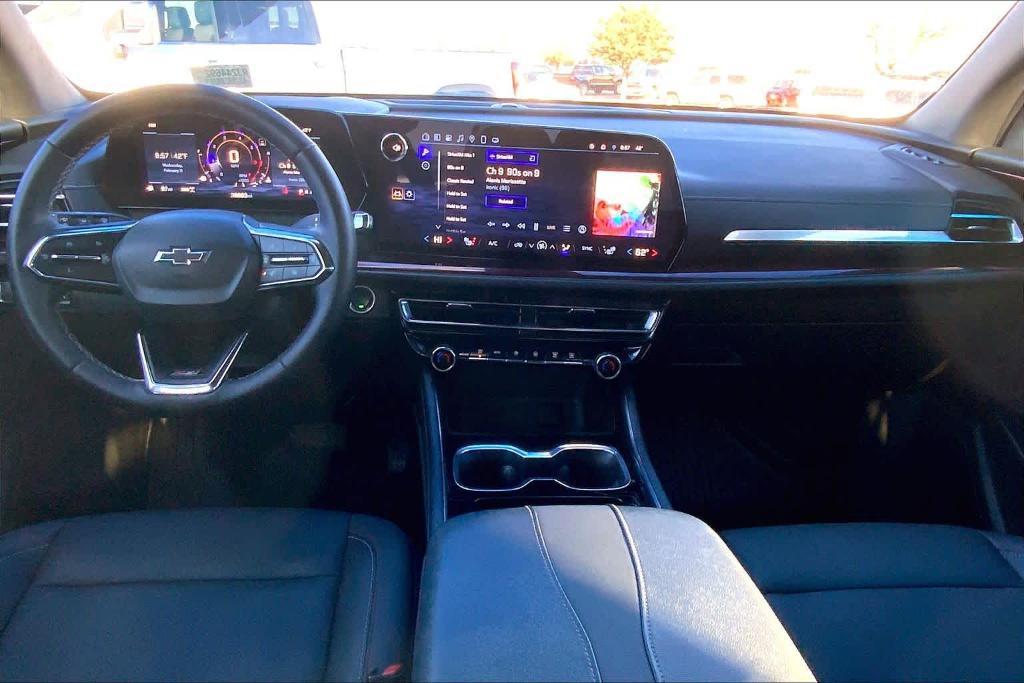 used 2024 Chevrolet Traverse car, priced at $41,999