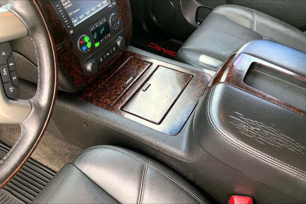 used 2013 GMC Yukon car, priced at $11,999