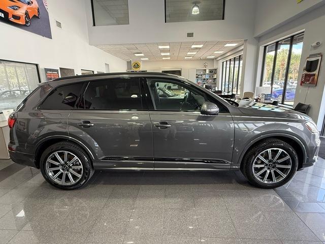 used 2024 Audi Q7 car, priced at $40,999
