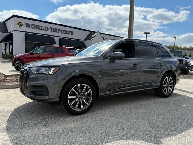 used 2024 Audi Q7 car, priced at $40,999