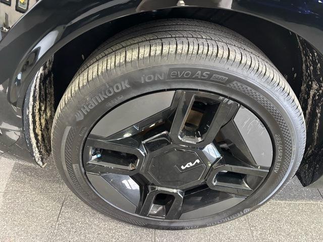 used 2024 Kia EV9 car, priced at $39,999