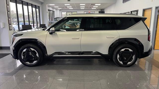 used 2024 Kia EV9 car, priced at $37,999