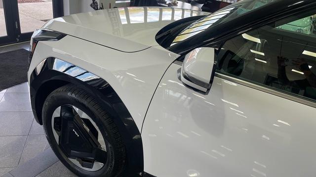 used 2025 Kia EV9 car, priced at $42,999