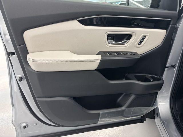 new 2026 Honda Pilot car, priced at $45,201