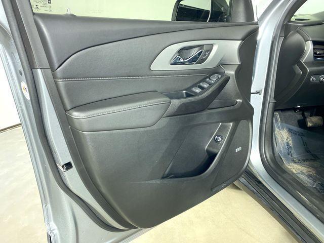 used 2023 Chevrolet Traverse car, priced at $27,200