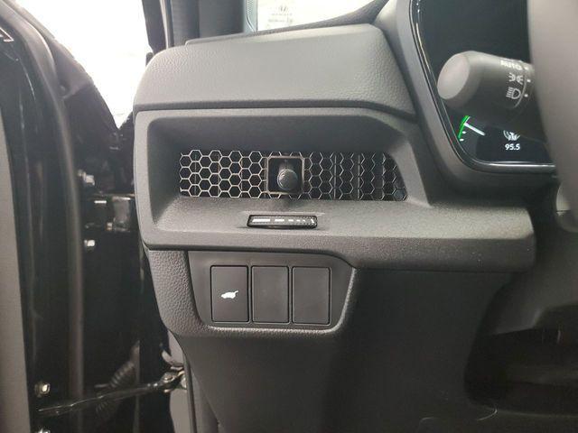 new 2026 Honda CR-V Hybrid car, priced at $39,583