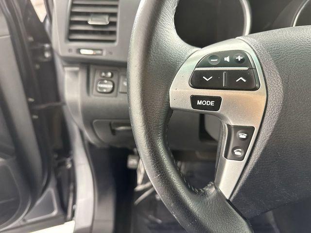 used 2013 Toyota Highlander car, priced at $11,900