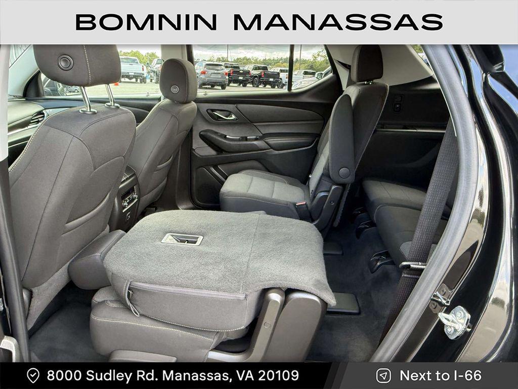 used 2021 Chevrolet Traverse car, priced at $17,490