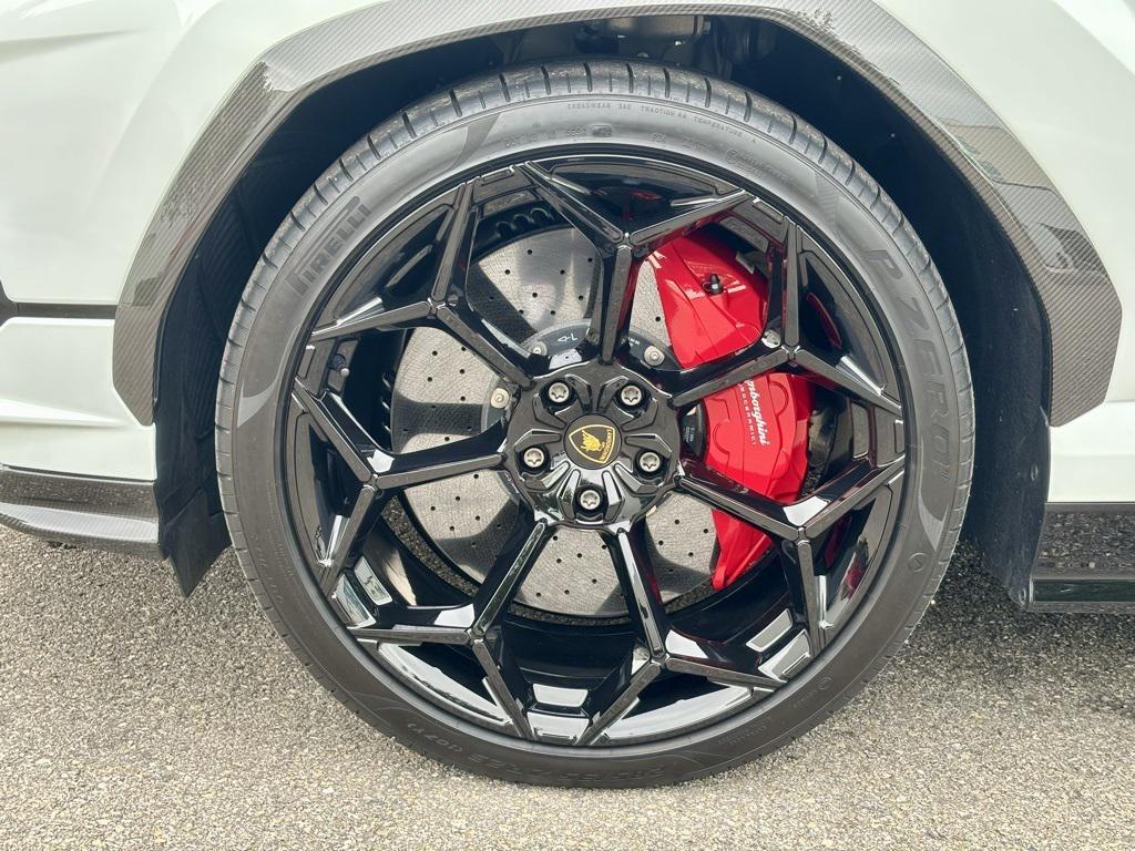 used 2024 Lamborghini Urus car, priced at $324,922