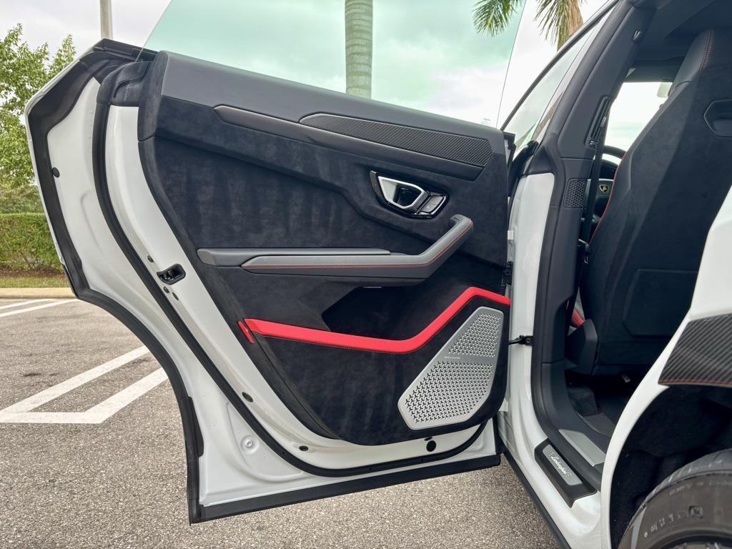 used 2024 Lamborghini Urus car, priced at $324,922