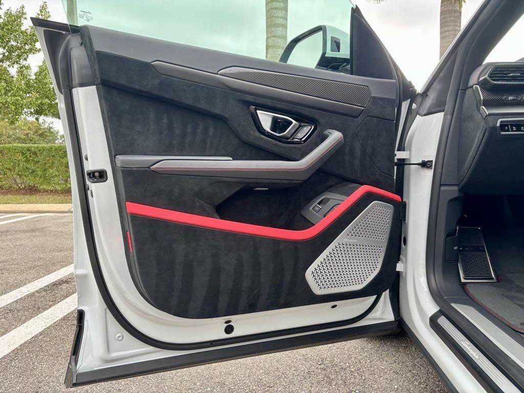 used 2024 Lamborghini Urus car, priced at $324,922
