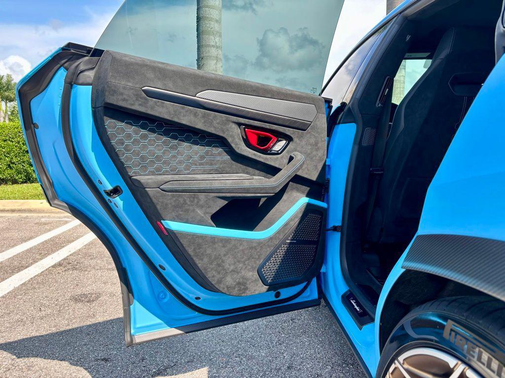 used 2024 Lamborghini Urus car, priced at $324,919