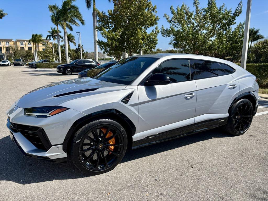 used 2023 Lamborghini Urus car, priced at $259,938