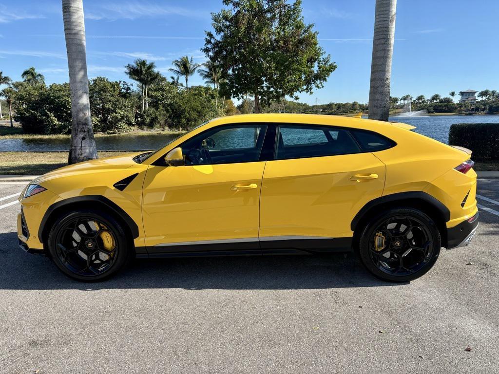 used 2022 Lamborghini Urus car, priced at $219,933