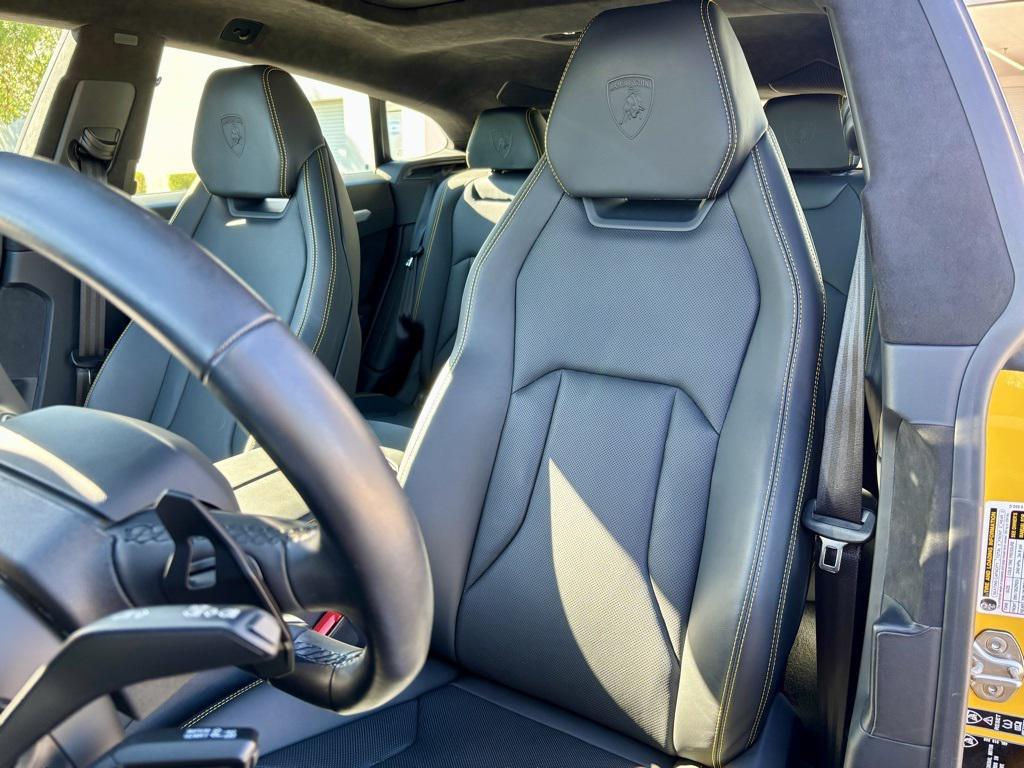 used 2022 Lamborghini Urus car, priced at $219,933